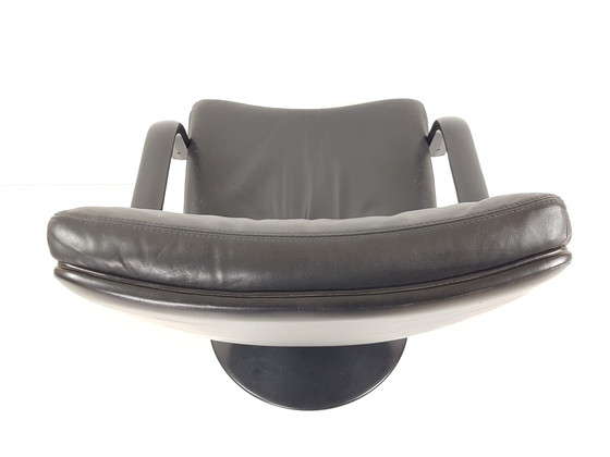 Image 1 of Sillón giratorio Artifort F142 de piel negra con base redonda