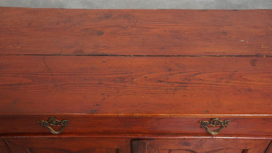 Image 1 of Armario antiguo de color rojo/marrón con 2 puertas y un cajón