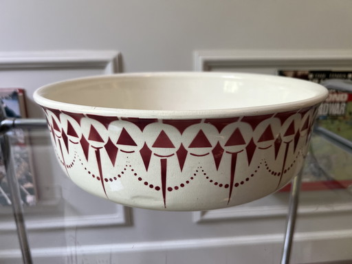 Decorative bowl from the Manufacture Impériale et Royale de Nimy