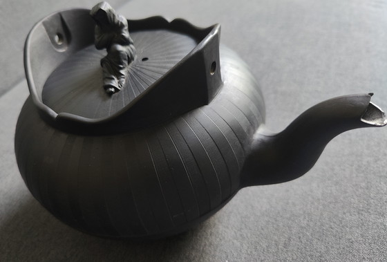 Image 1 of Théière Wedgwood en basalte noir