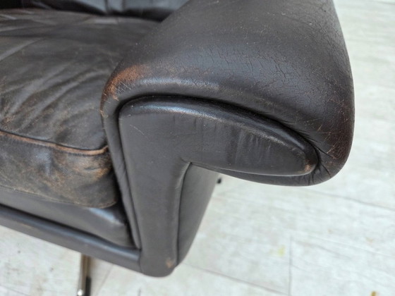 Image 1 of Deense draaibare fauteuil uit de jaren 60 van Aage Christensen, meubelleder.
