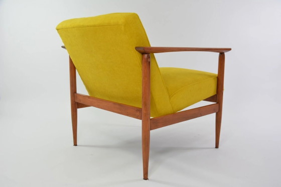 Image 1 of Gele M fauteuil