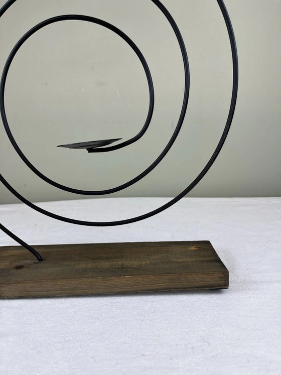 Candelabro espiral escultural – Portavelas, Wood, Iron (photo 3 of 12)
