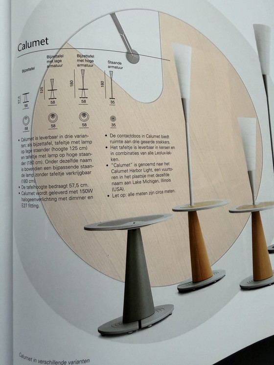 Image 1 of Mesa auxiliar Leolux Calumet diseñada por Hugo de Ruiter.