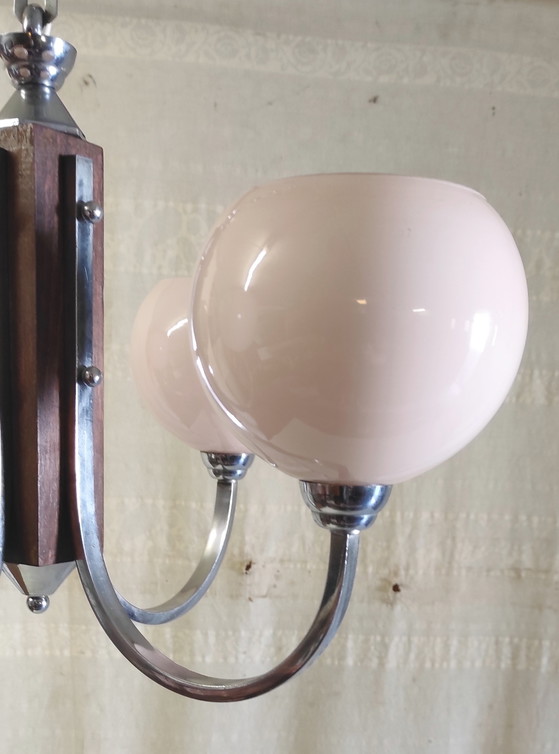 Image 1 of Lampadario Art Déco a quattro luci in metallo cromato e vetro opalino - metà del XX secolo