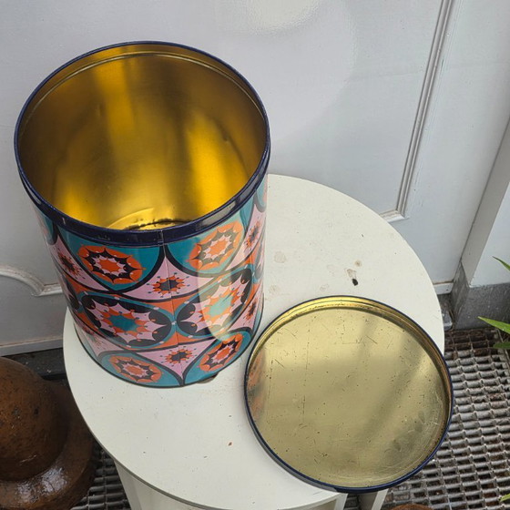 Image 1 of Boîte Tomado vintage de 29 cm de haut, motif kaléidoscope rétro