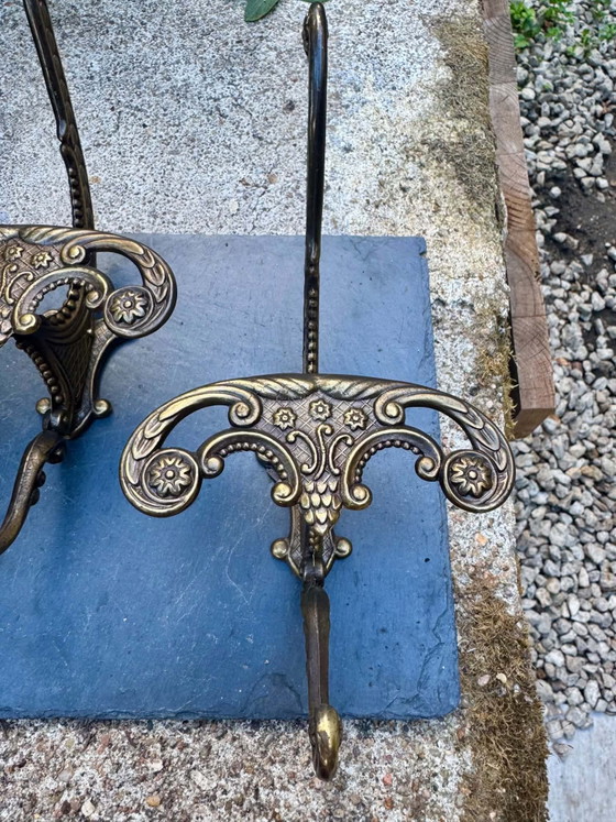 3 vintage baroque brass coat hooks Italy – Decorative Objects (photo 8 of 15)