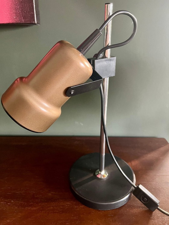 Image 1 of 70s vintage desk lamp. 1 spotlight in bronze in Space Age / Sputnik design.