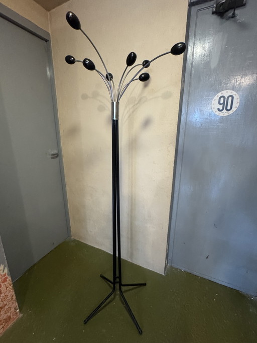 Italian design coat rack – Chrome-plated and black lacquered metal – 1960s-1970s