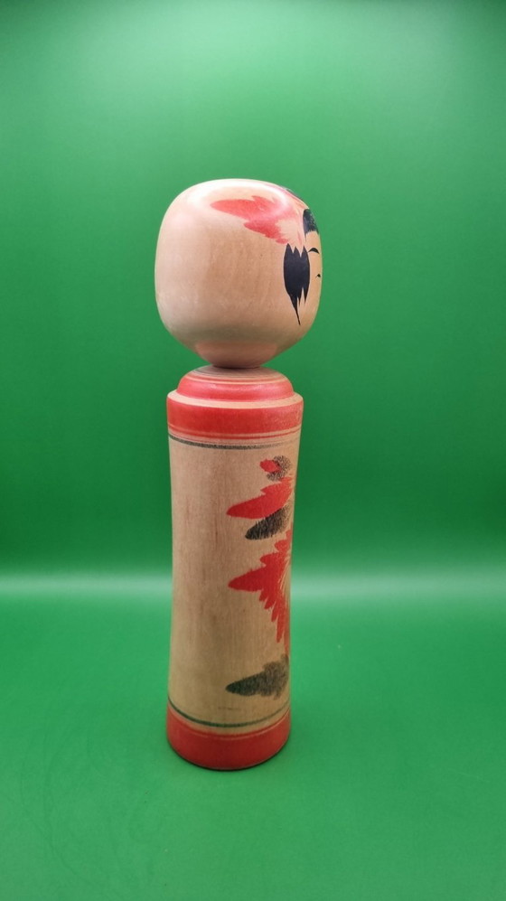 Kokeshi Naruko vintage di Okazaki Jinji (1929-2004) – Oggetti decorativi, Legno (photo 2 of 6)