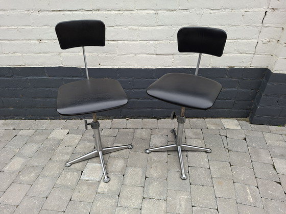 Image 1 of 2x Ahrend De Cirkel Friso Kramer sgabello da studio industriale sgabello da architetto 1971