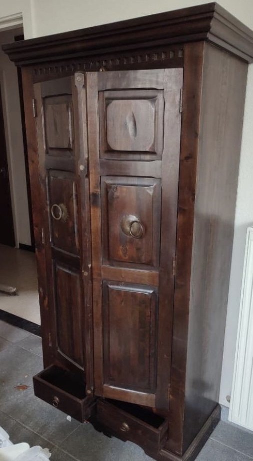 Image 1 of Armoire murale de style colonial.