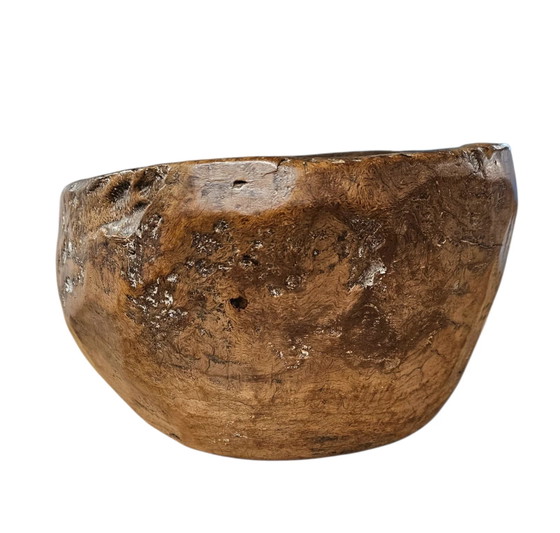 Una notevole ciotola in legno intagliata a mano da una singola sezione di radica – Ciotole, Wood (photo 4 of 19)