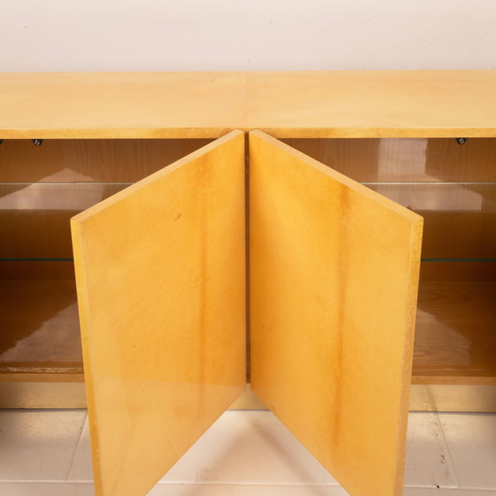 Giorgio Tura Mod. 1893/4P Italiaans perkament en messing Dressoir voor Tura Milano – Glass, Leather (photo 9 of 20)