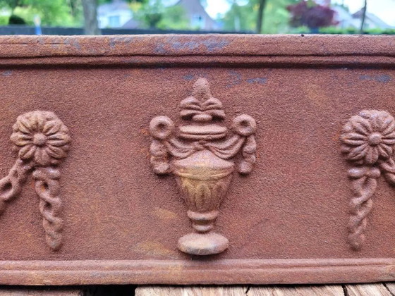 Rusty cast iron jardiniere planter, Plant pot, Brown, Vintage (photo 7 of 10)