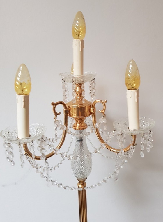 Image 1 of Lampadaire vintage plaqué or et cristal