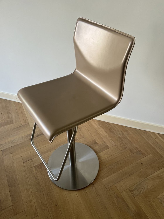 2 taburetes de bar Venezia – Leather, Metal (photo 5 of 10)
