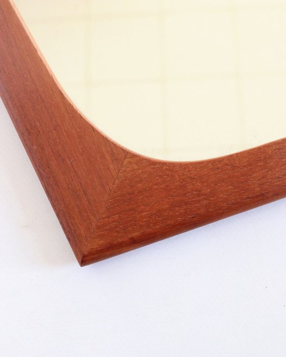 Image 1 of Espejo danés antiguo, marco de teca, forma orgánica, mediados de siglo.