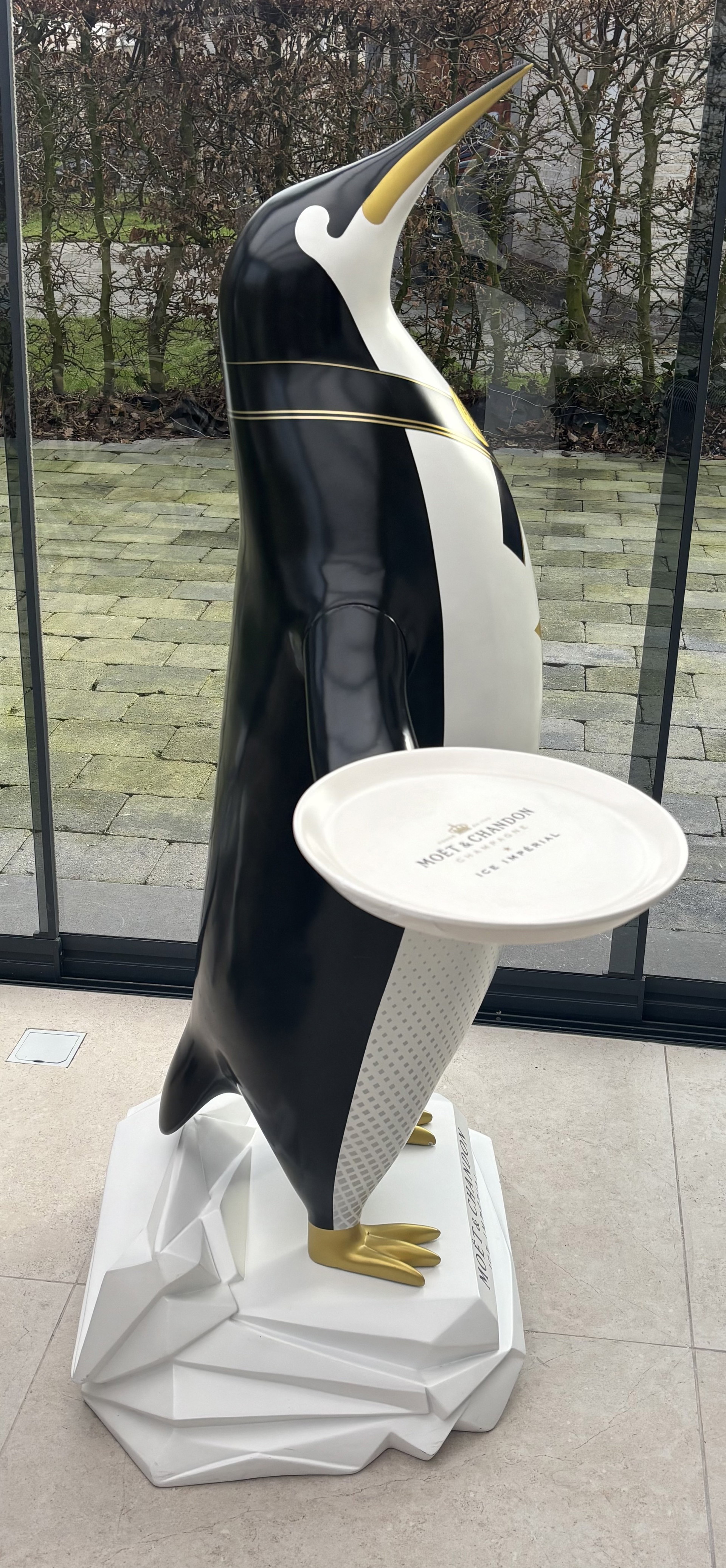 Moet & Chandon Ice Imperial ペンギン 置物 Display Penguin Moët & Chandon Ice Imperial | €3,500 | Whoppah
