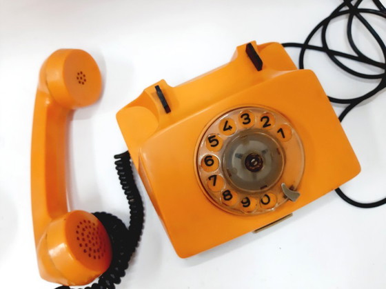 Image 1 of Téléphone à cadran rotatif vintage