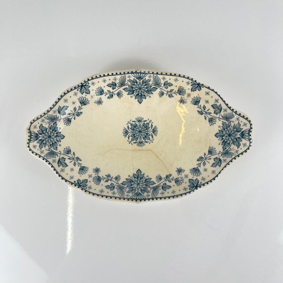 Image 1 of Bord met "Estrées"-patroon, door U&C Sarreguemines, blauw, 1900