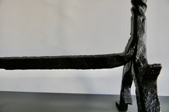 Image 1 of Paire de grands fers à repasser ou boules à feu en fer forgé (Andier)