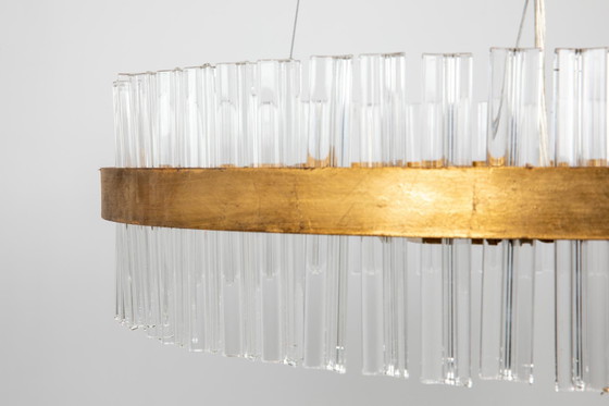 Image 1 of Grande lampe suspendue ronde en verre avec or