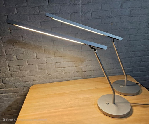 Maarten Van Severen, lampada da tavolo U-Line BA11 (1997) - Design minimalista belga.