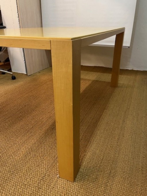 Castelijn Dining Table