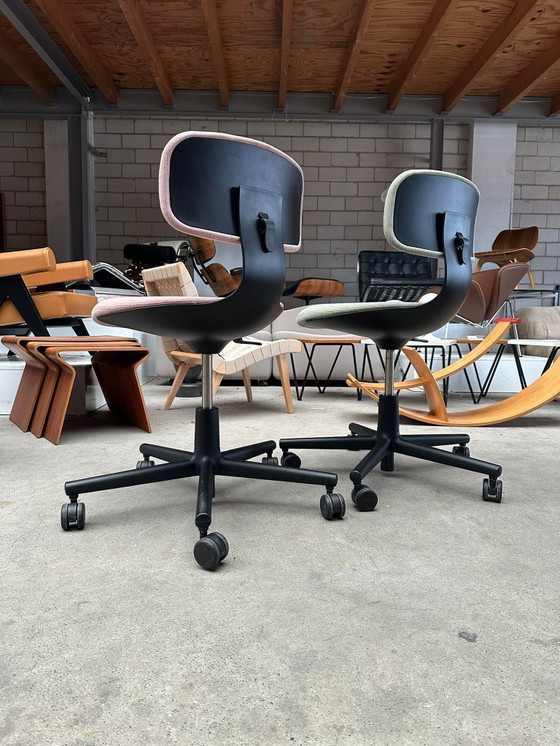 Image 1 of Sedia operativa Vitra Rookie (rosa o verde, altre disponibili)