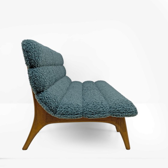 Image 1 of Divano moderno in bouclè e noce Adrian Pearsall Style Italin