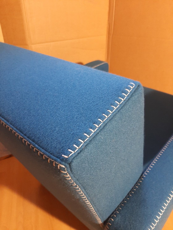 Image 1 of Cassina Utrecht 637, nueva, nunca usada, en tela de lana azul petróleo (serie 13L), costuras de caballo