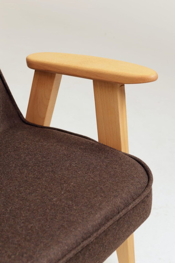 Image 1 of Poltrona scandinava in lana naturale color cioccolato, design di Chierowski.