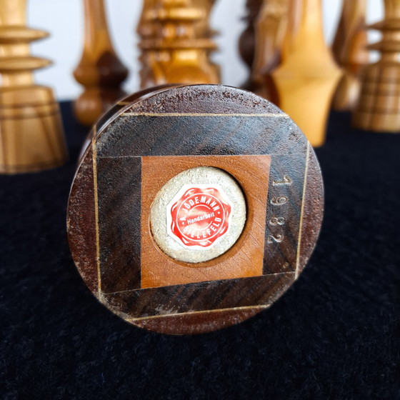 Image 1 of Set 14 vintage handgedraaide houten kandelaren en vaasjes