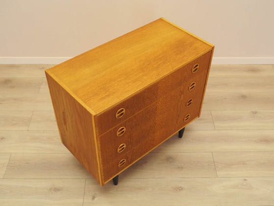 Cassettiera danese in frassino degli anni '70 con maniglie rotonde e gambe nere. – Cassettiere, Wood (photo 6 of 13)