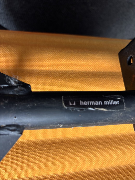 Image 1 of Herman Miller Eames EA 124 Lounge Chair - Arancione, Cromato