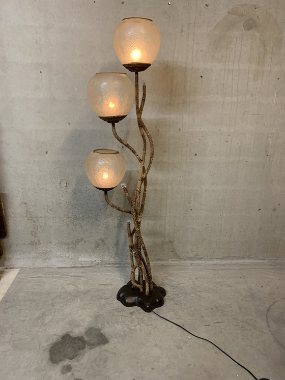 Image 1 of Lampada da terra organica con tre punti luce e sette bracci. (Spagna)