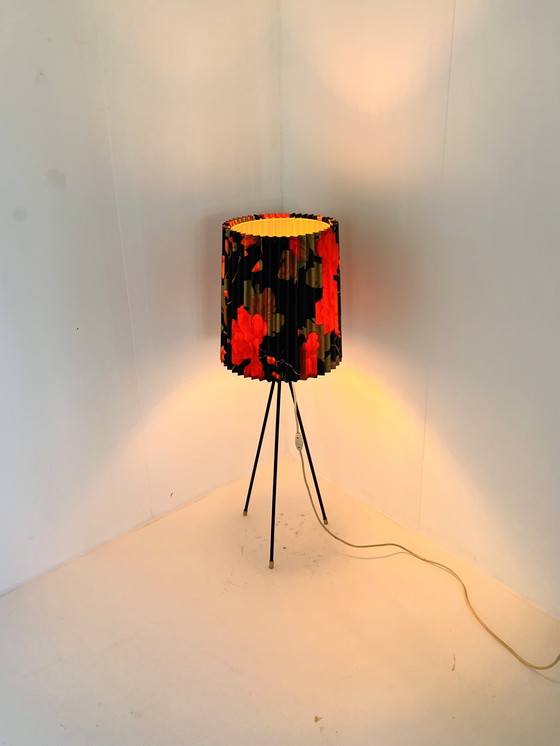 Image 1 of Lampadaire tripode vintage 1960