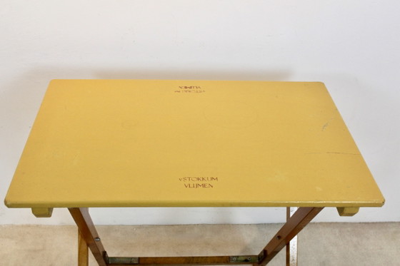 Tavolo Bistrò Pieghevole Vintage, Stock di 12, Tavoli da pranzo, Legno, Giallo, Mid Century Modern (foto 6 di 10)