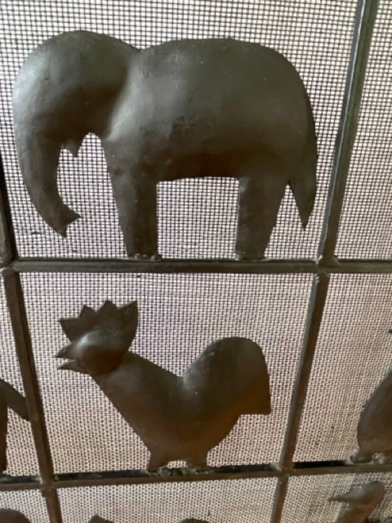 Image 1 of Parascintille in ferro battuto a forma di animale, stile Atelier Marolles, Francia, 1950