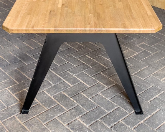 Image 1 of Table de salle à manger en chêne massif, design artisanal – Neuve et unique