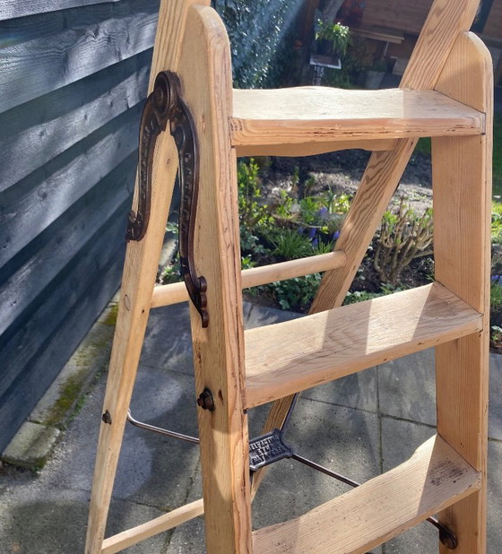 Image 1 of Vintage houten trap