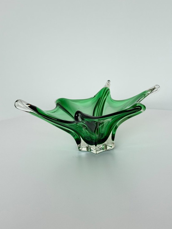 Image 1 of Cuenco escultural de cristal verde estilo Murano