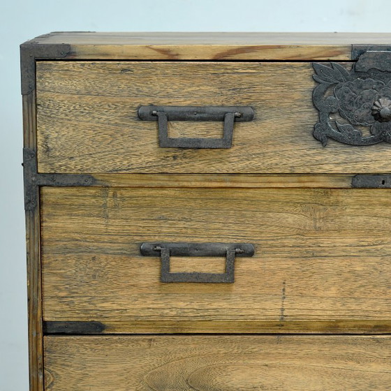 Image 1 of Commode japonaise Tansu, vers 1870
