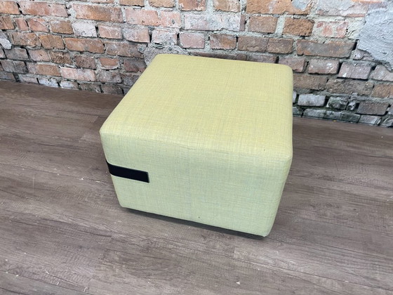 Image 1 of Pouf giallo