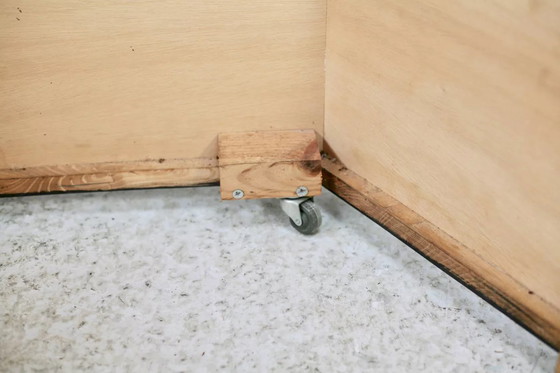 Image 1 of Space Age table, Hexagonal