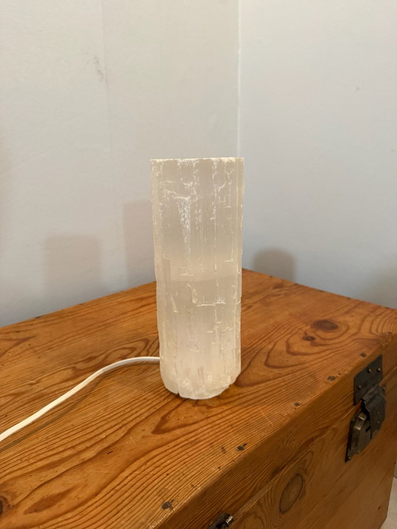 Lampada d'atmosfera di design in selenite con luce verde, modello vintage anni '80, Lampade da tavolo, Pietra (foto 4 di 11)