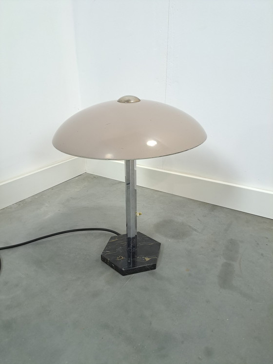 Image 1 of Tafellamp met Marmeren Voet en Zeskant Chromen Frame