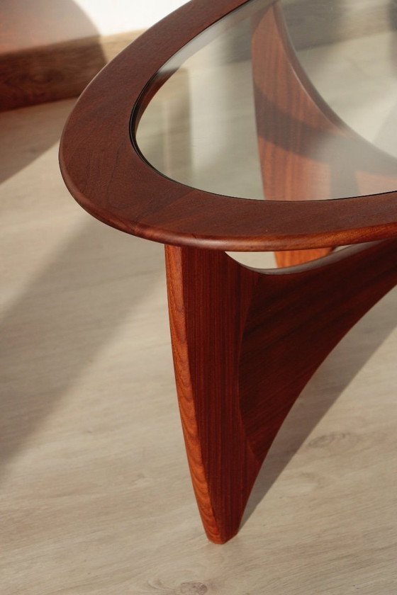 Image 1 of Table basse ovale - Modèle Astro - G Plan - N°2