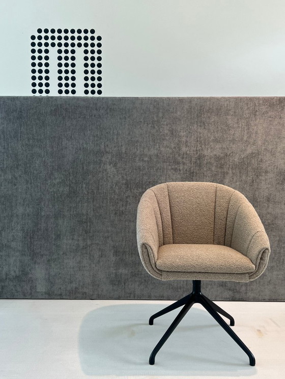 Image 1 of MONTIS Luna M0136